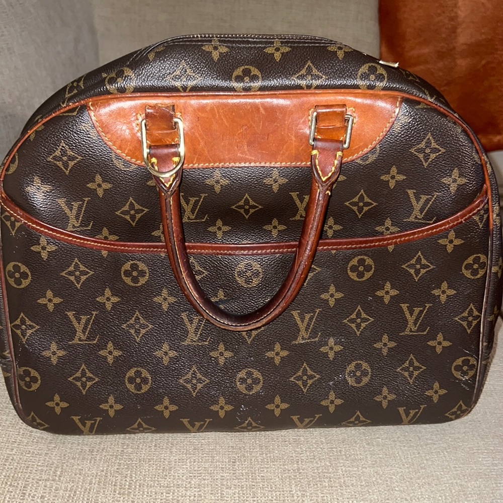 LOUIS VUITTON BAG